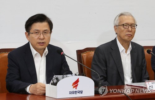 24일 자유한국당 일본 수출규제 대책 특별위원회 임명장 수여식 및 전체회의에서 황교안 대표가 발언하고 있다.(사진=연합뉴스)